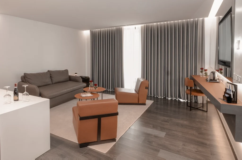 FAMILY SUITE STANDARD